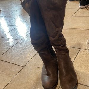 Women’s tall brown boots